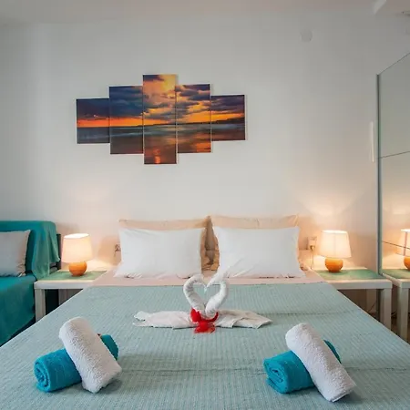 Private Holliday By Pag Tours Διαμέρισμα Pag Town