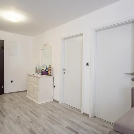 Private Holliday By Pag Tours *