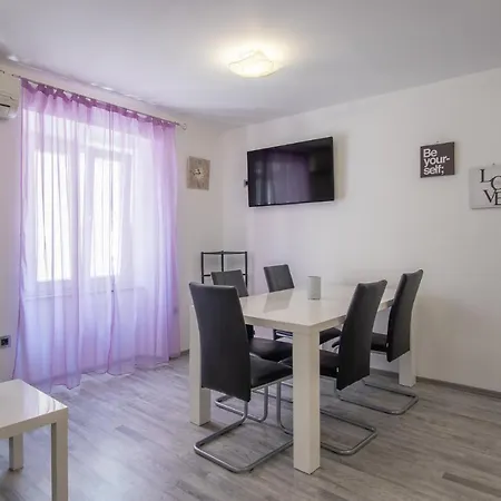 Private Holliday Apartment *
