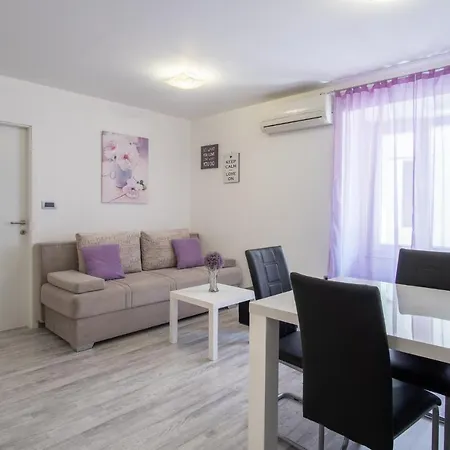 Private Holliday By Pag Tours * باغ