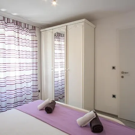 Private Holliday By Pag Tours * Pag Town