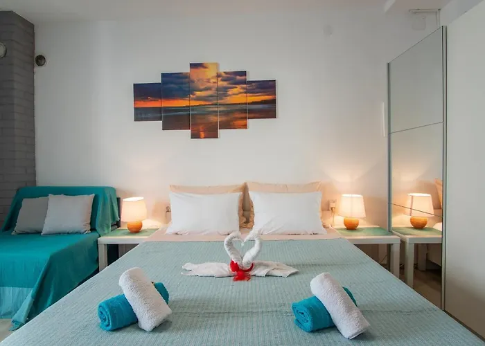 Private Holliday By Pag Tours Lägenhet Pag Town